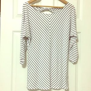 White House Black Market 3/4 sleeves top size med